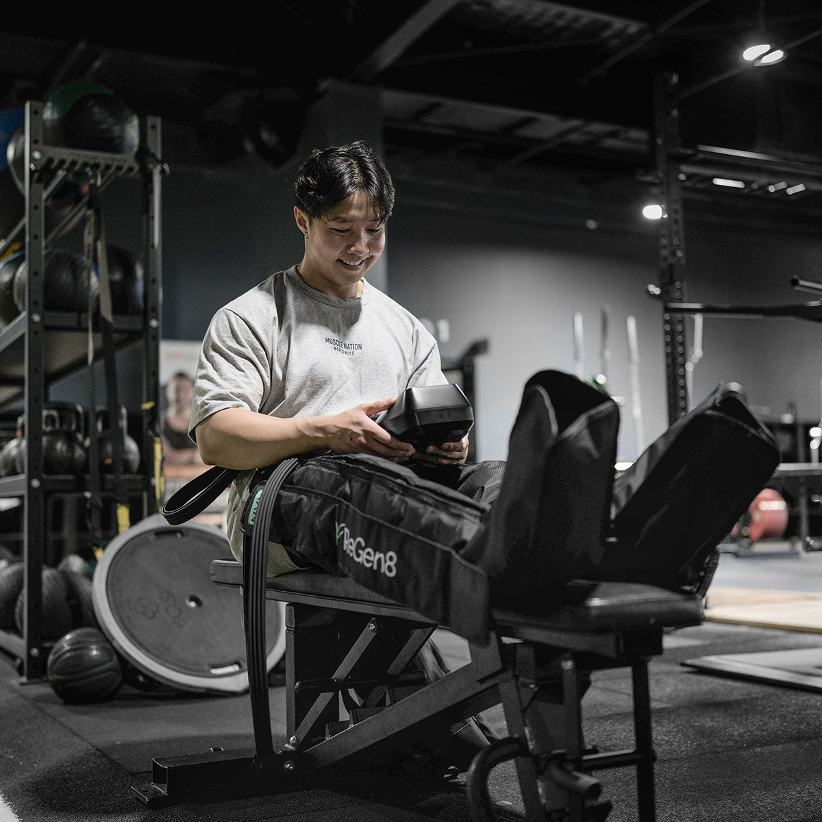 Regen8 Nyx 8-Chamber Compression Recovery Boots (Medium, 160-175cm) Awezingly