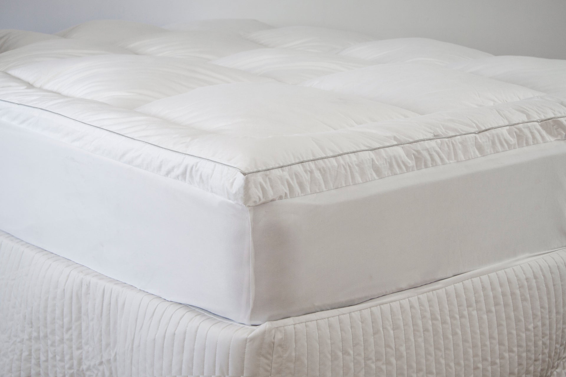 2800GSM Standard Microfibre MATTRESS TOPPER V/P - SINGLE Does Not Apply
