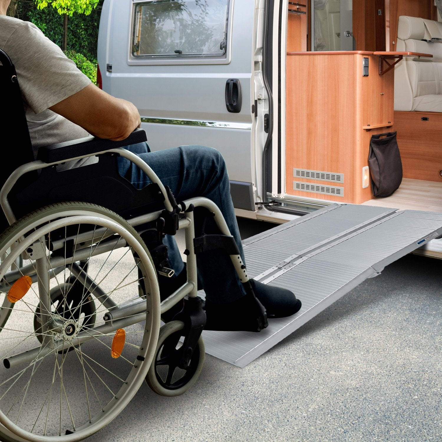 Rigg Aluminium Portable Non-slip Wheelchair Ramp 4ft - Silver EQUIPMED